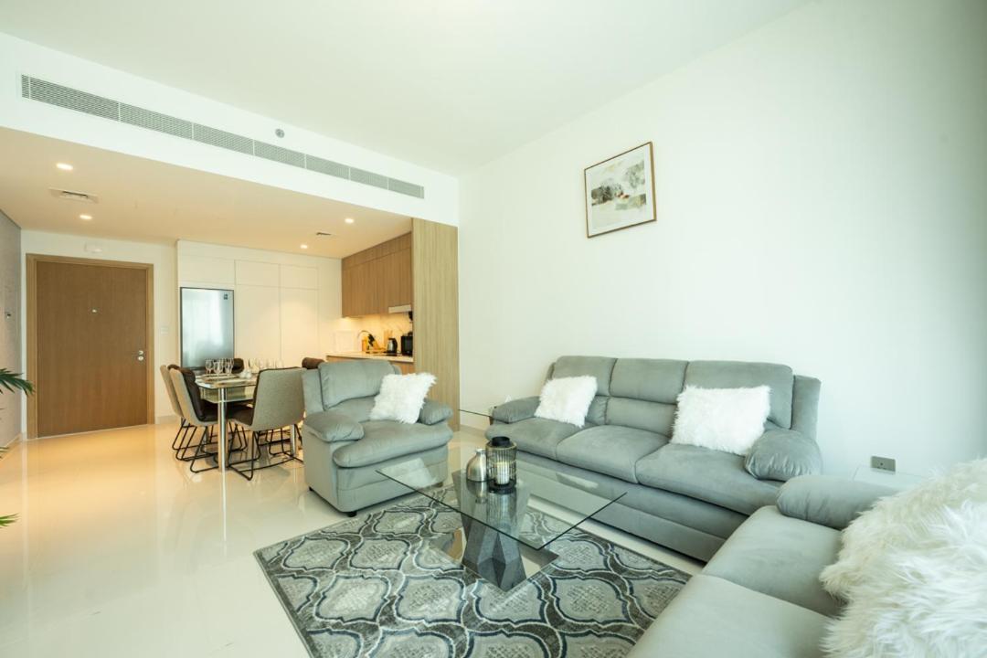 Emaar Beach Vista Tower 1 2bhk Fahh Apartment *