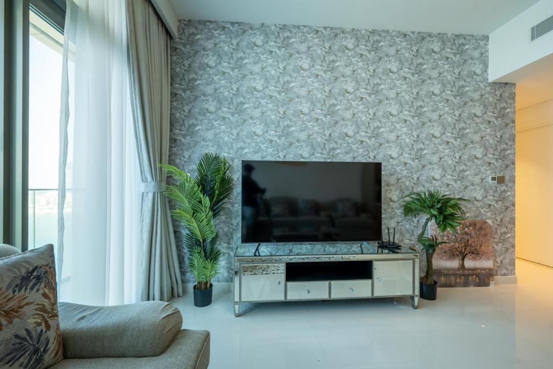Emaar Beach Vista Tower 1 2bhk Fahh Apartment *