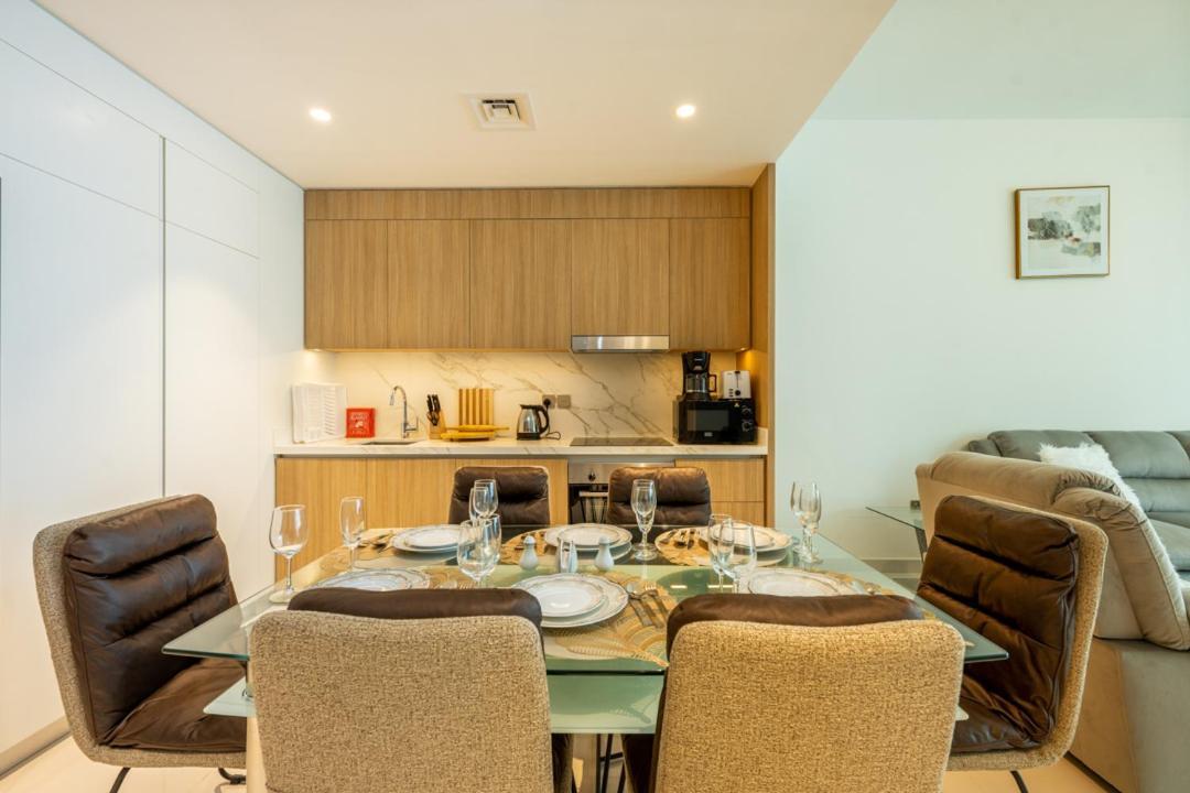 Emaar Beach Vista Tower 1 2bhk Fahh *